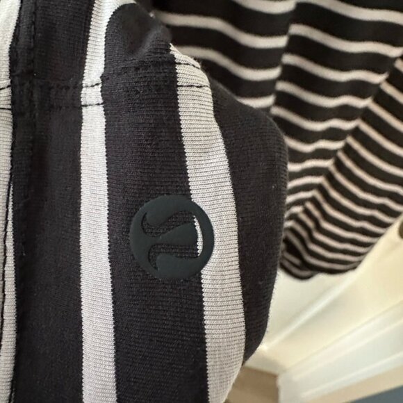 Lululemon All Yours Tee *vitasea - Picture 2 of 2